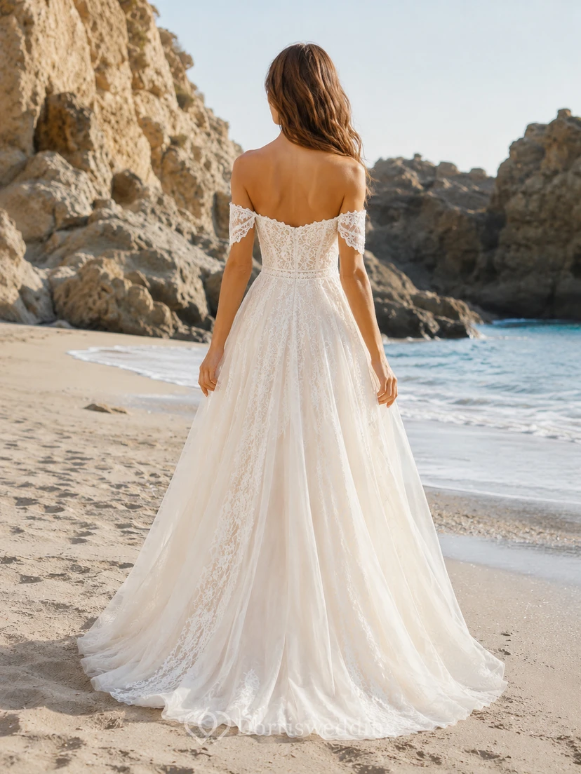 Romantisches, schulterfreies Brautkleid im A-Linien-Schnitt mit Spitze für den Strand – perfekt für die Küste. view 2