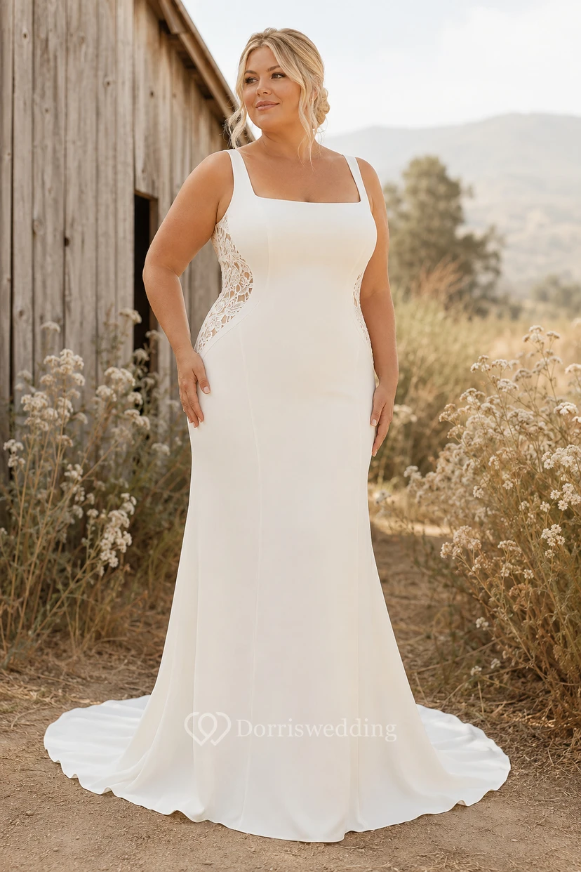 Vestido de novia de talla grande color marfil con escote cuadrado y paneles laterales de encaje.