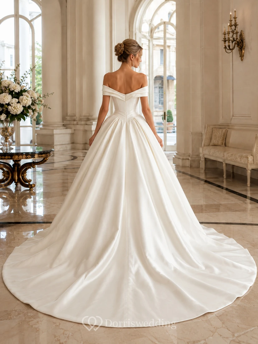Robe de mariée en satin, robe de bal, épaules dénudées, manches courtes, traîne chapelle view 2