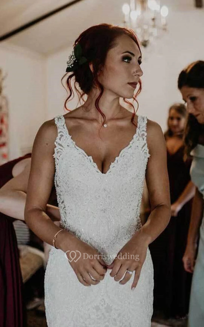 Estilos de vestidos de novia casuales con escote en V, encaje, sin mangas, estilo sirena y espalda baja en V. view 3