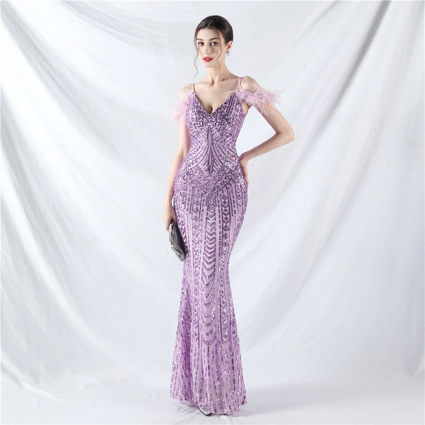 Robe de soirée haut de gamme ornée de perles florales et de plumes d'autruche. view 34