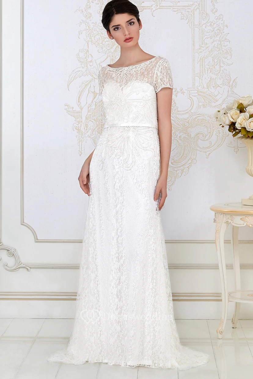 Floor-Length Bateau Neck Cap Sleeve Lace Evening Dress With Brush Train