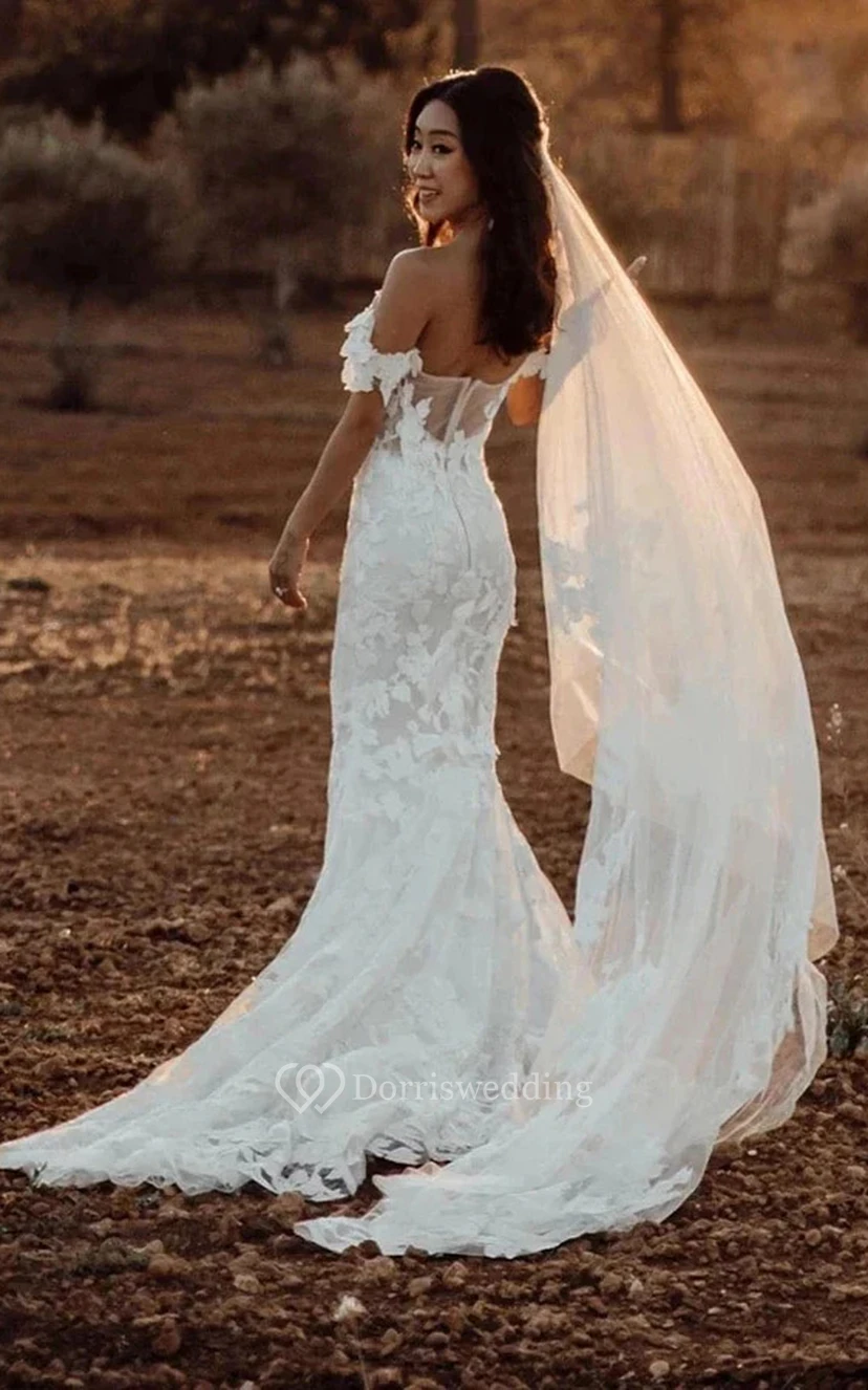 Country Sweetheart schulterfreies Etuikleid mit Schleppe und Spitze – Brautkleid view 4