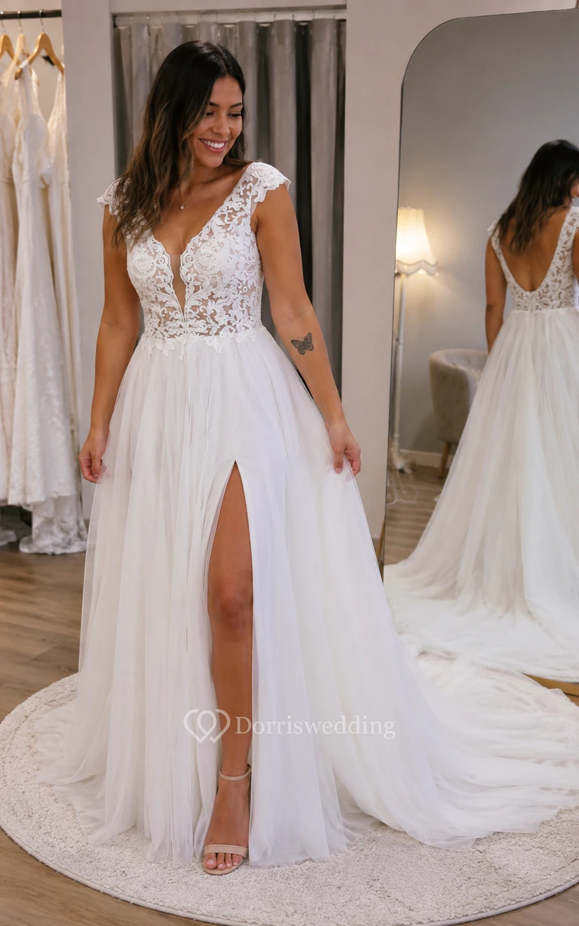 Robe de mariée blanche en dentelle, coupe trapèze, col V et fente sur le devant view 6