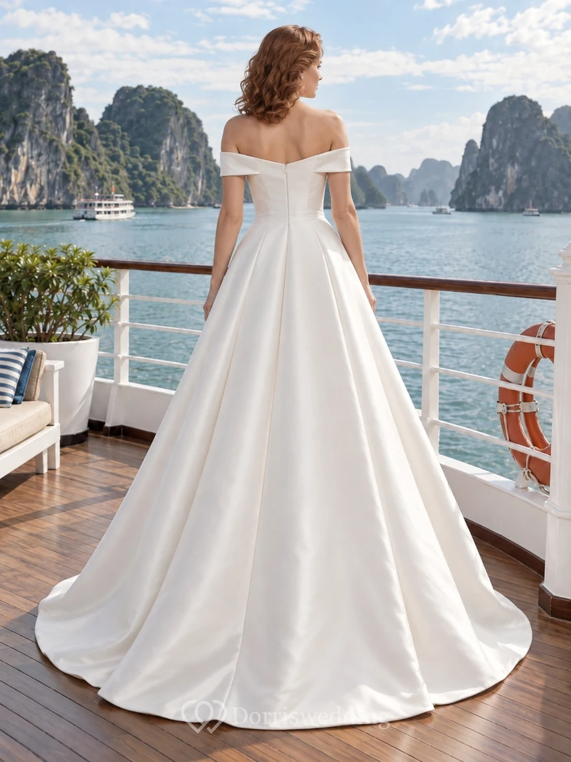 Schlichtes schulterfreies Brautkleid aus glattem Satin in A-Linie mit Schleppe view 2