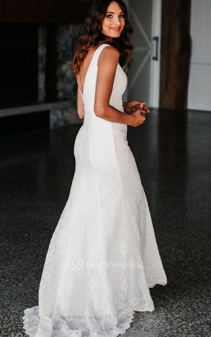 Robe de mariée sirène décontractée en dentelle, col en V et fente sur le devant view 2