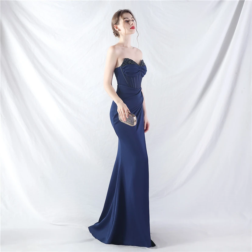 Vestido de noche de alta gama con cintura de espiga, elaborado con cuentas y forma elaborada. view 5