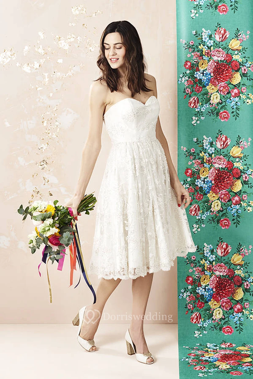 Tea-Length Sweetheart Sleeveless Appliqued Lace Wedding Dress view 2