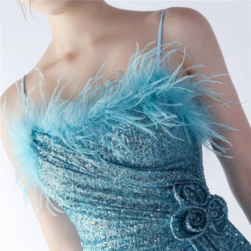 Vestido de noche de alta gama para bodas, con flores y detalles de plumas de avestruz. view 26