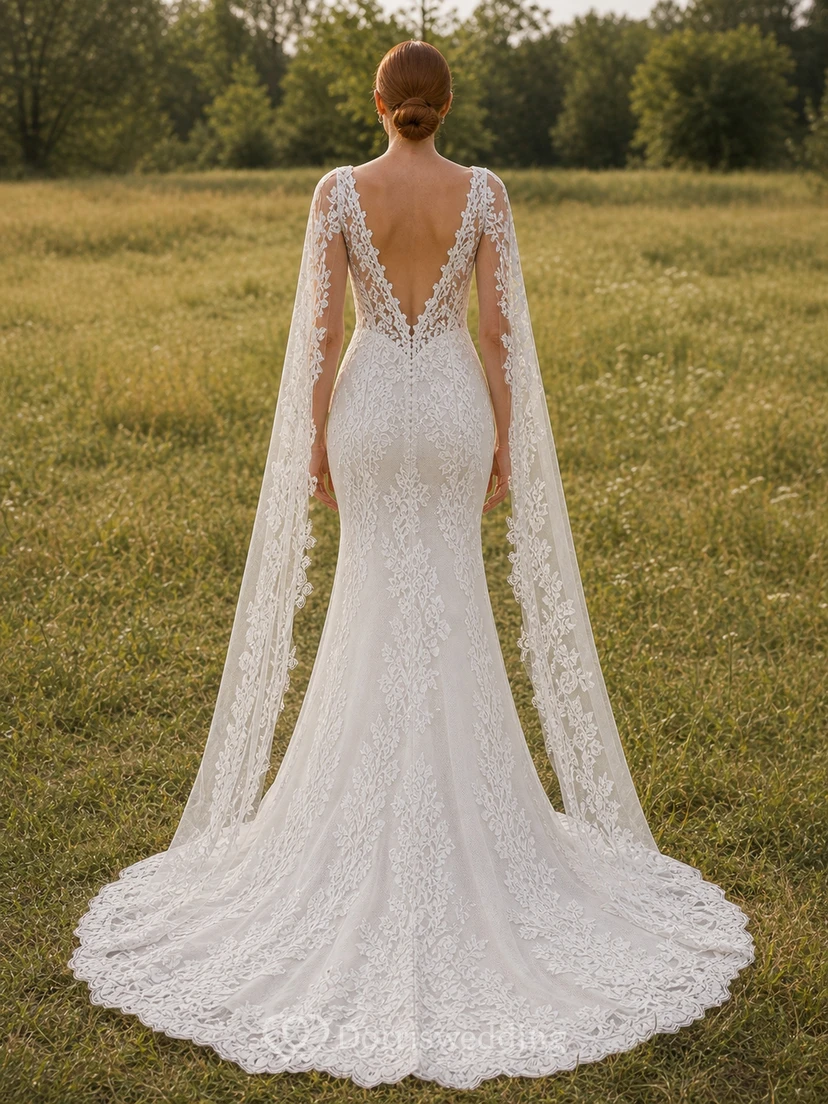 Vestido de novia de lujo de manga larga estilo sirena con escote en V, capa de encaje y cola catedral. view 2