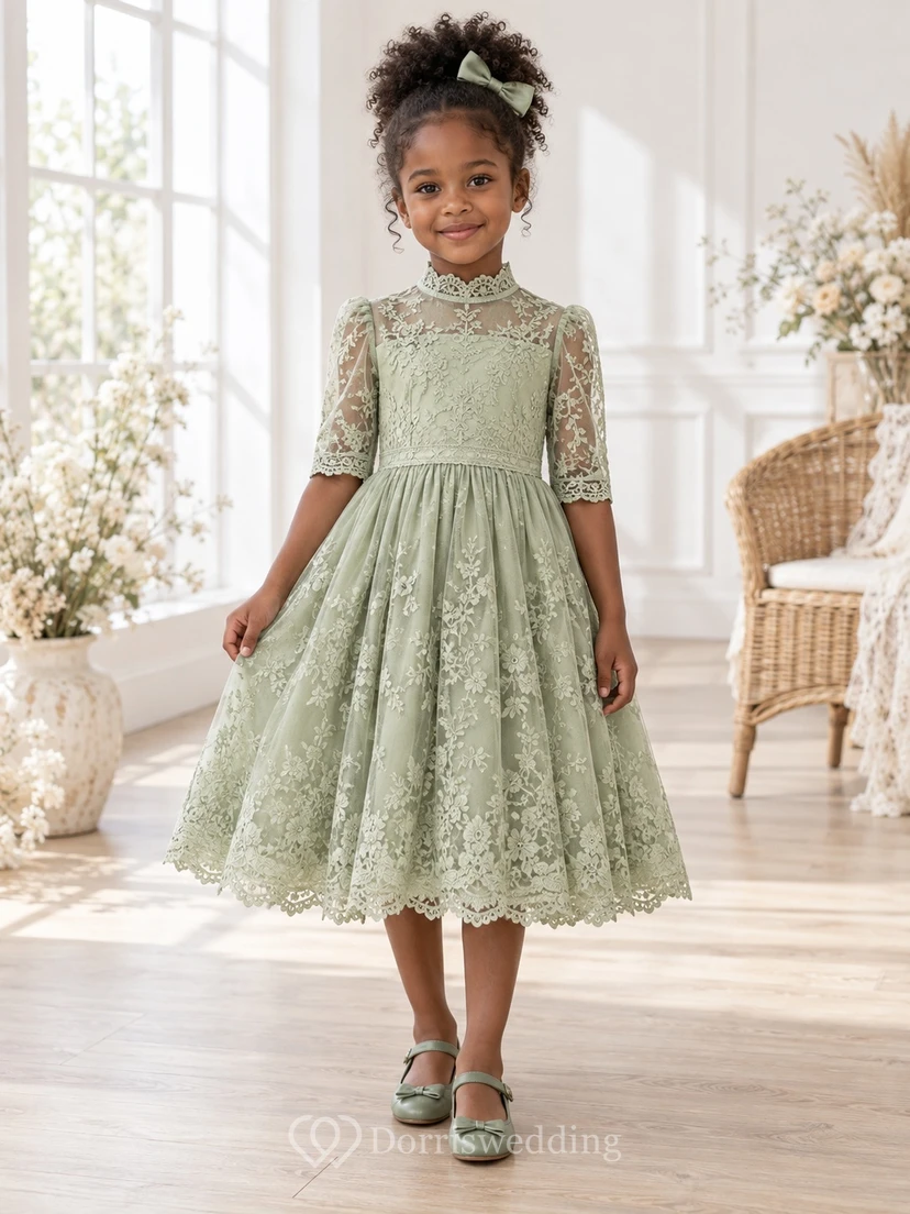 Vestido de niña de flores de corte A, largo hasta la rodilla, cuello alto, estampado floral verde salvia, encaje, mangas hasta el codo y borde festoneado.