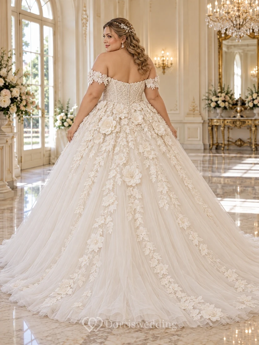 Vestido de novia de talla grande con escote corazón, hombros descubiertos y estampado floral, falda de tul con cuentas. view 2