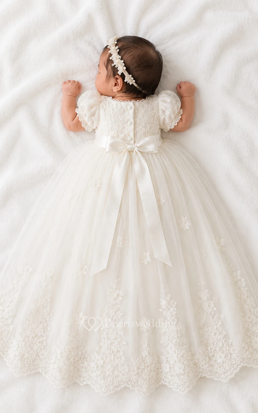 Robe de baptême pour bébé, coupe trapèze, manches bouffantes, tulle et dentelle, longueur au sol, avec ceinture à nœud, couleur ivoire view 2