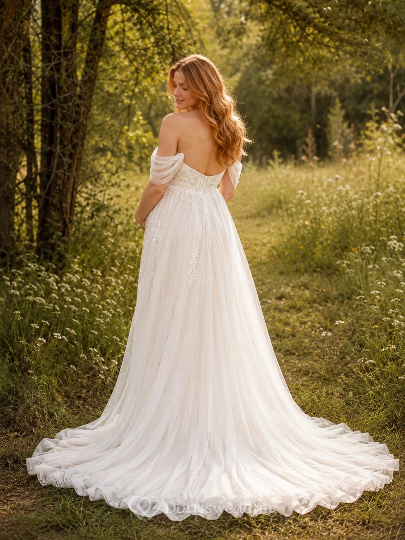 Vestido de novia de tul de corte imperio con escote corazón y hombros descubiertos para embarazadas view 2