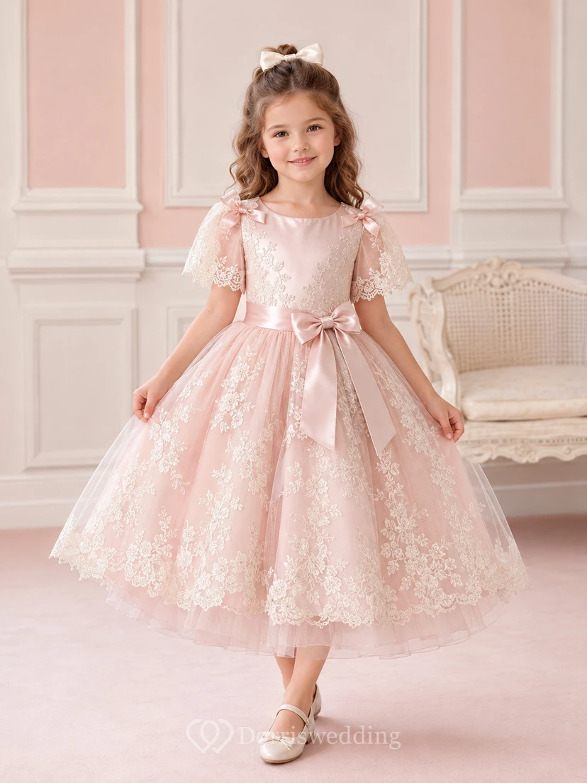 Vestido de niña de las flores, color rosa empolvado, encaje y tul, corte en A, cuello joya, largo hasta la rodilla.