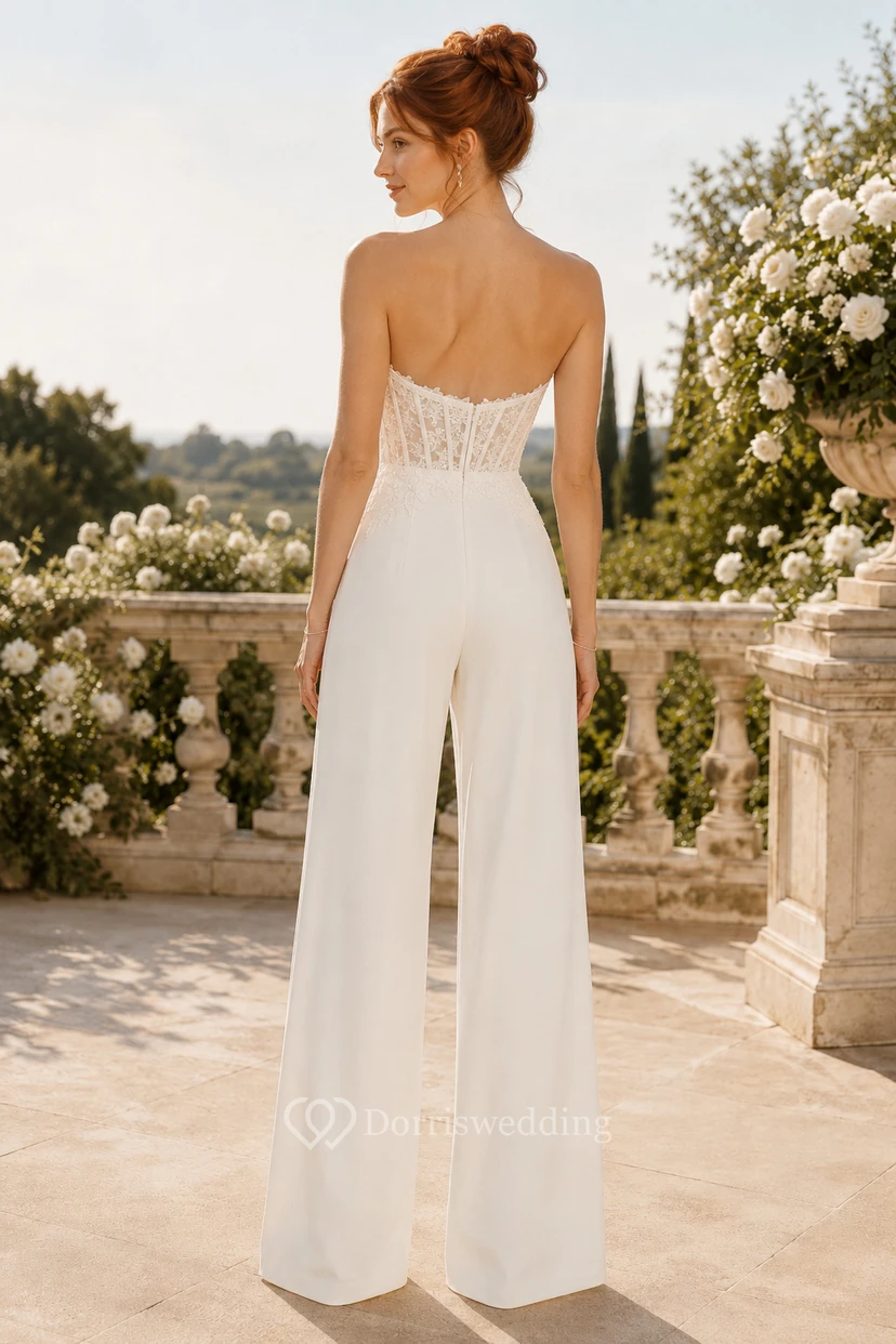 Combinaison de mariée blanche sans bretelles à bustier en dentelle view 2