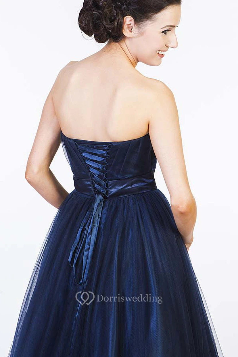 Robe de bal trapèze sans manches en tulle à décolleté cœur et perles, dos corset view 2