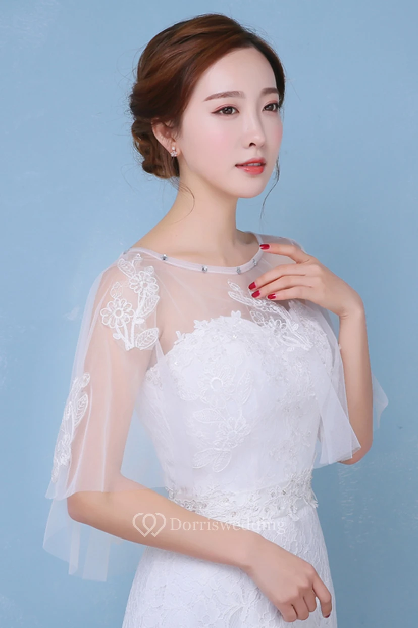 Neues Set aus weißem Schal und Diamant-Cape mit Rundhalsausschnitt view 2