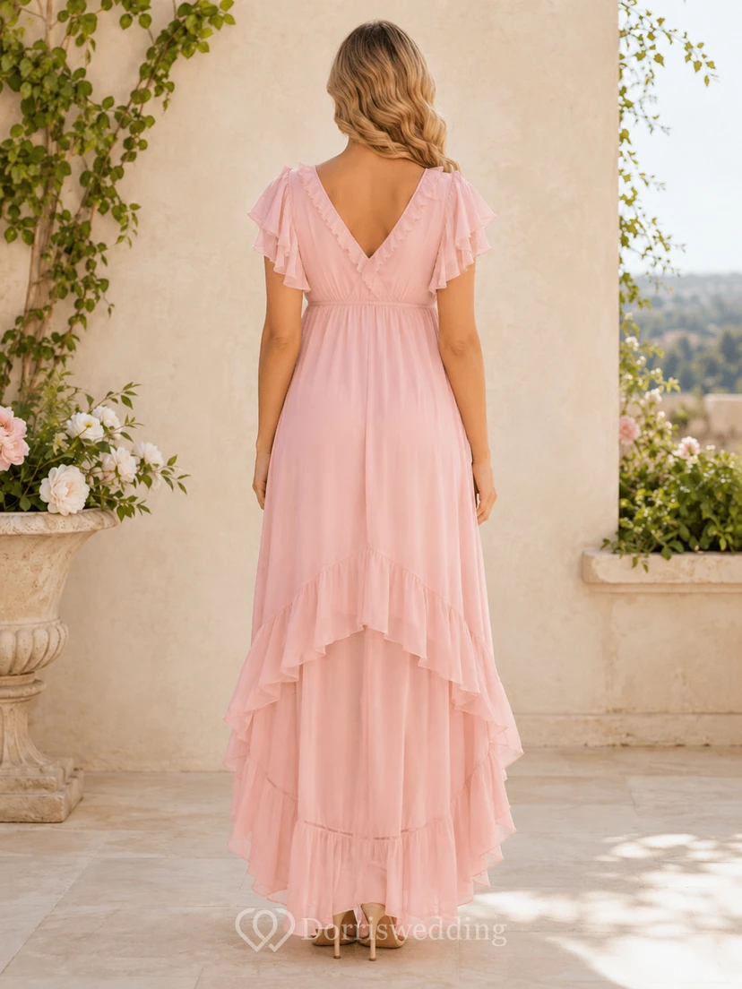 Robe longue de maternité rose poudré romantique à col en V et manches papillon en mousseline asymétrique. view 2