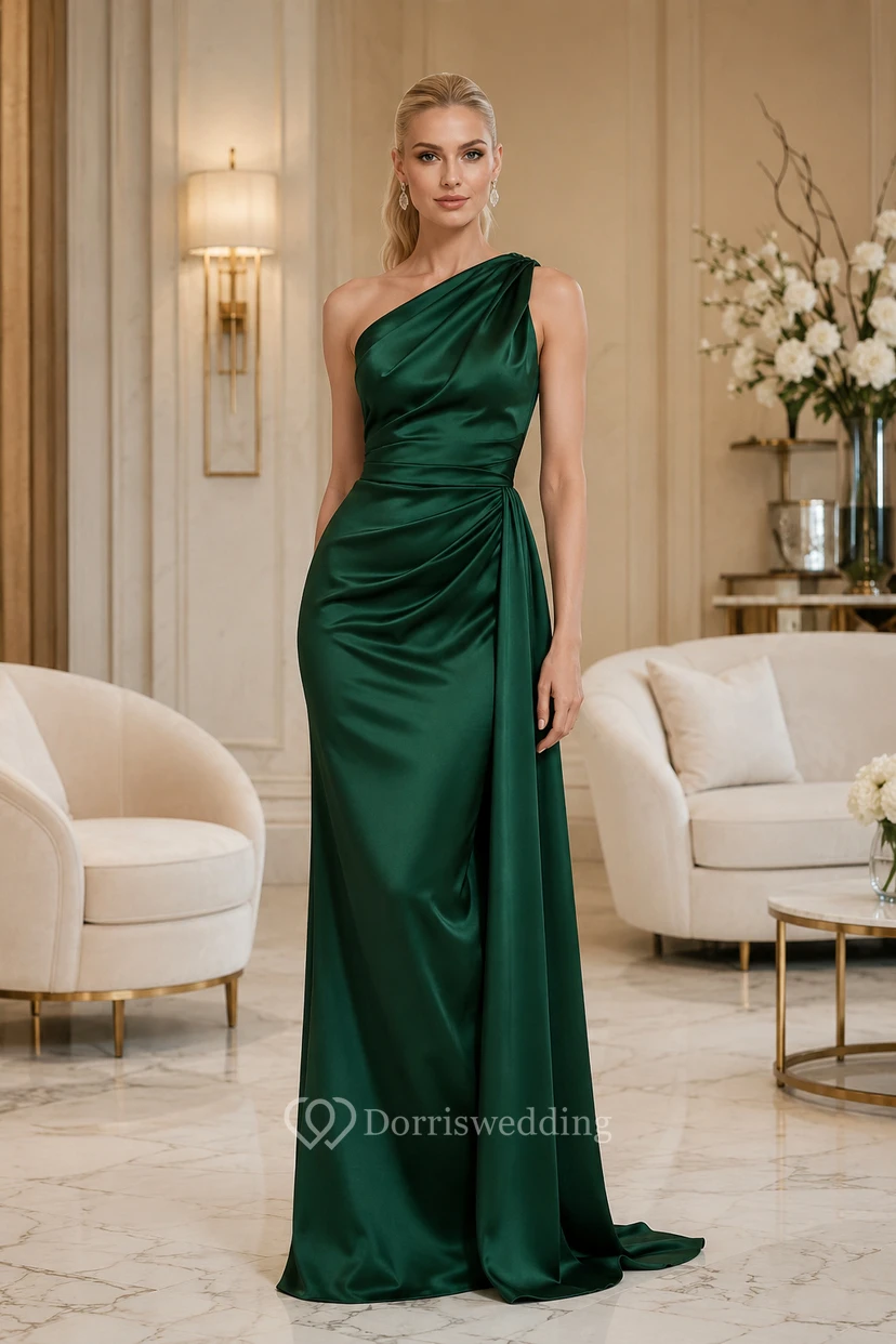 Robe de soirée fourreau asymétrique en satin vert foncé avec corsage drapé et drapé latéral