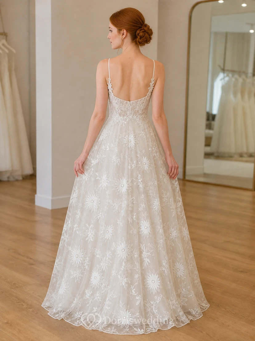 Vestido de novia largo hasta el suelo, estilo bohemio romántico, corte A, tirantes finos, encaje floral y tirantes finos. view 2