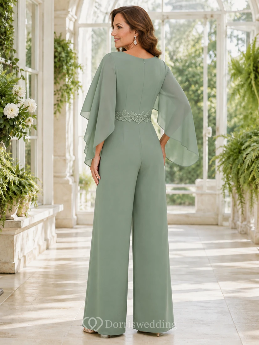 Eleganter, moderner Jumpsuit von Sage mit U-Boot-Ausschnitt, Perlenbesatz an der Taille, Cape-Ärmeln und weitem Bein – perfekt für die Mutter der Braut. view 2