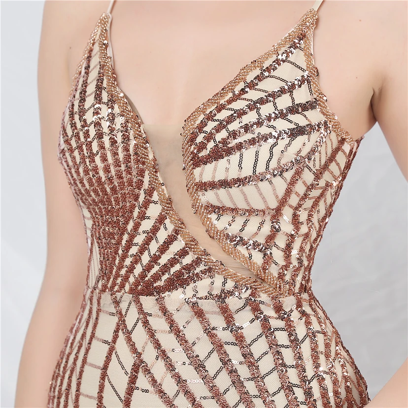 Robe de soirée longue à bretelles en maille transparente ornée de perles et de sequins view 62