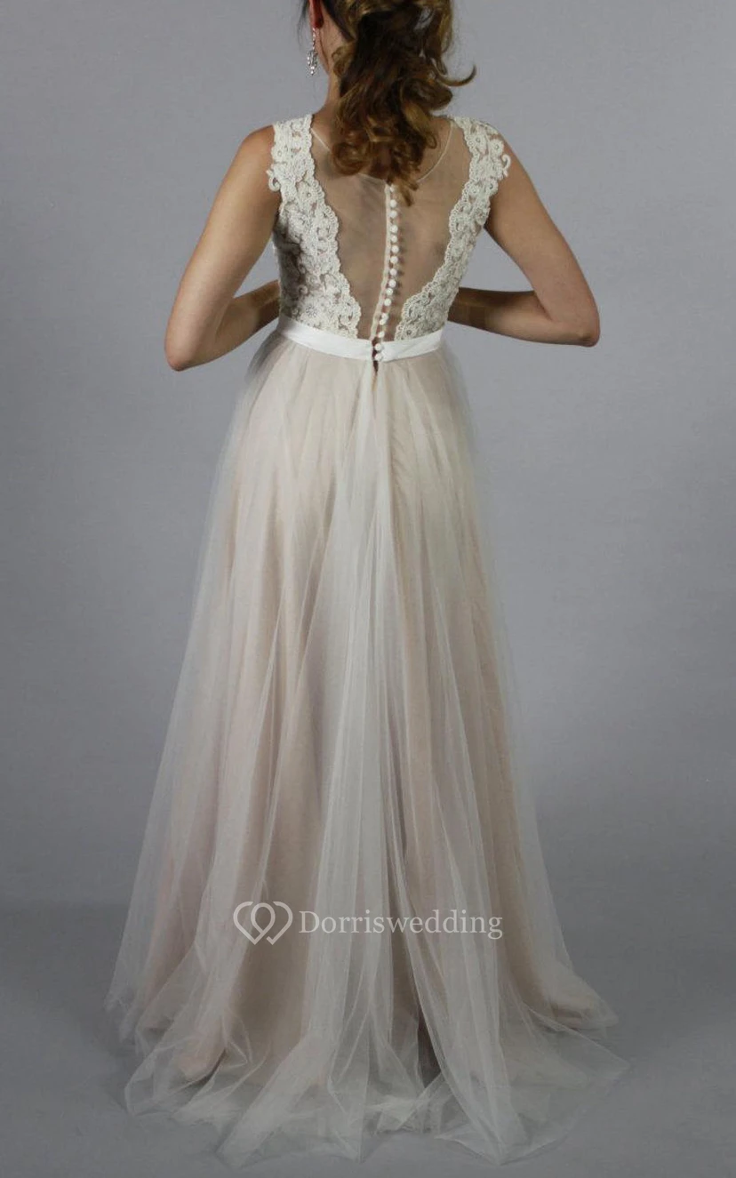 Vestido de tul y encaje con apliques view 2