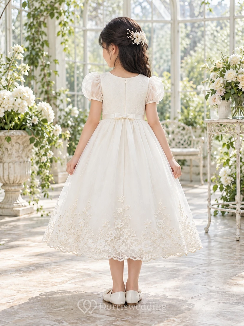 Teelanges elfenbeinfarbenes A-Linien-Kleid aus Spitze und Tüll mit Puffärmeln, Muschelsaum und Schleife am Rücken für Blumenmädchen view 2