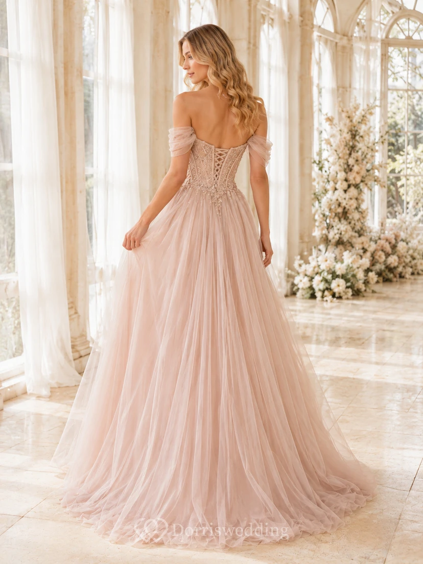 Luxuriöses, schulterfreies Abendkleid in Blush mit herzförmigem Ausschnitt, Perlenbesatz und Korsett in A-Linie view 2