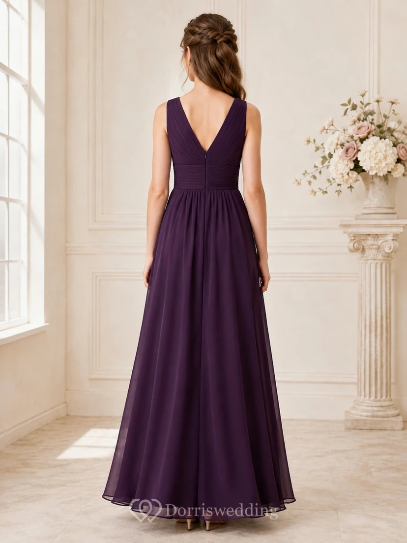 Traubenfarbenes Brautjungfernkleid, A-Linie, V-Ausschnitt, ärmellos, gerafft, elegant view 2