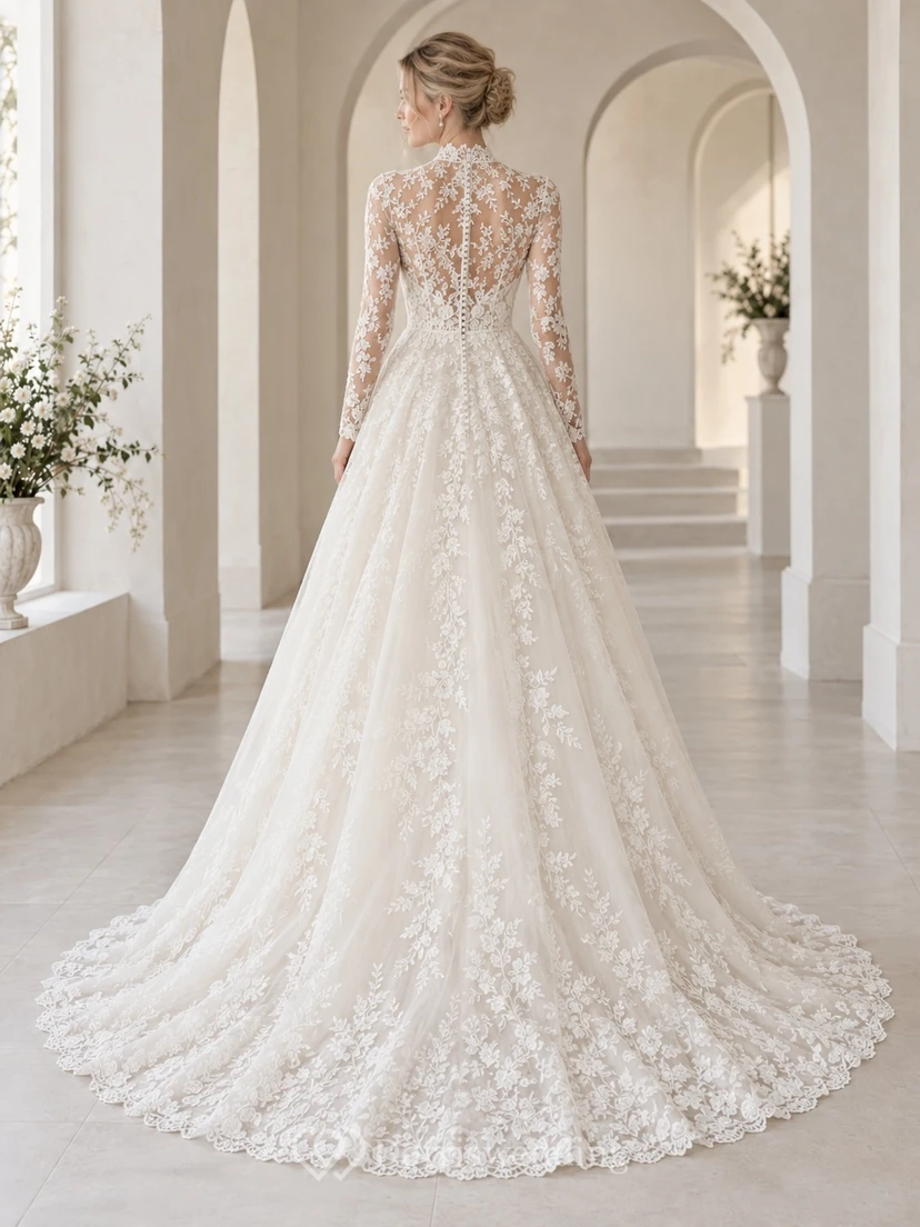 Robe de mariée modeste à col montant, manches longues, ourlet trapèze, dentelle florale et traîne, style trapèze. view 2