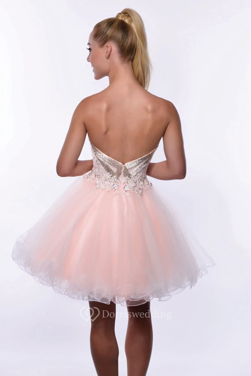 Vestido corto de tul con escote corazón y corte en A, ideal para fiestas de bienvenida, con corsé de lentejuelas. view 2