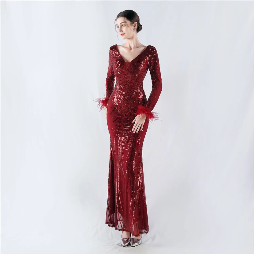 Robe de soirée haut de gamme ornée de perles florales fixes et de poils d'autruche, hôte de la réunion annuelle d'hiver view 10