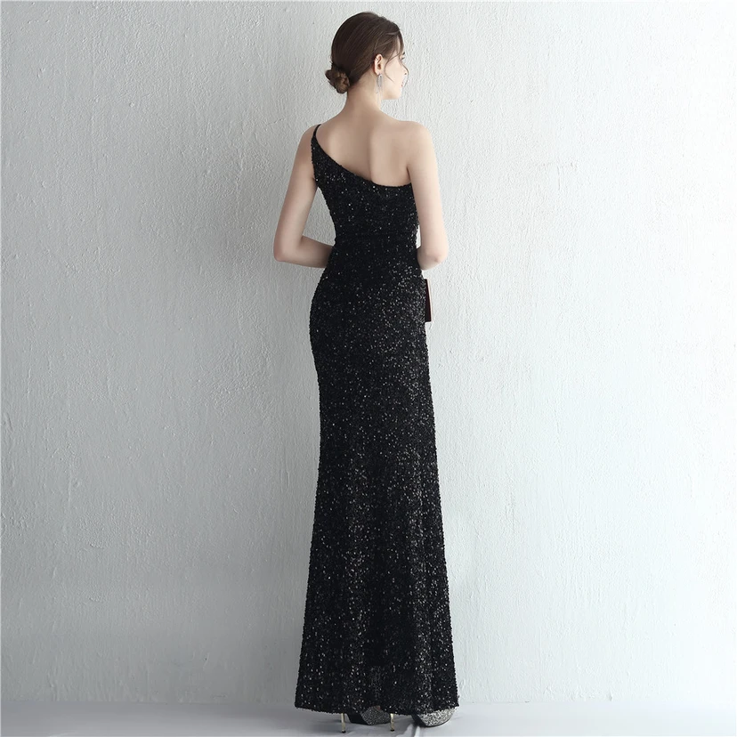 Handgefertigter Paillettenrock mit One-Shoulder-Schnitt, elegant für festliche Anlässe und Galas, mit Schlitz und Meerjungfrauenschnitt. view 26