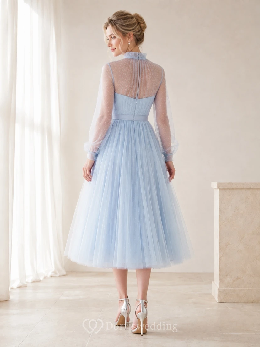 Himmelblaues Tüll-Illusions-Abendkleid mit langen Ärmeln, hohem Kragen und Teelänge view 2