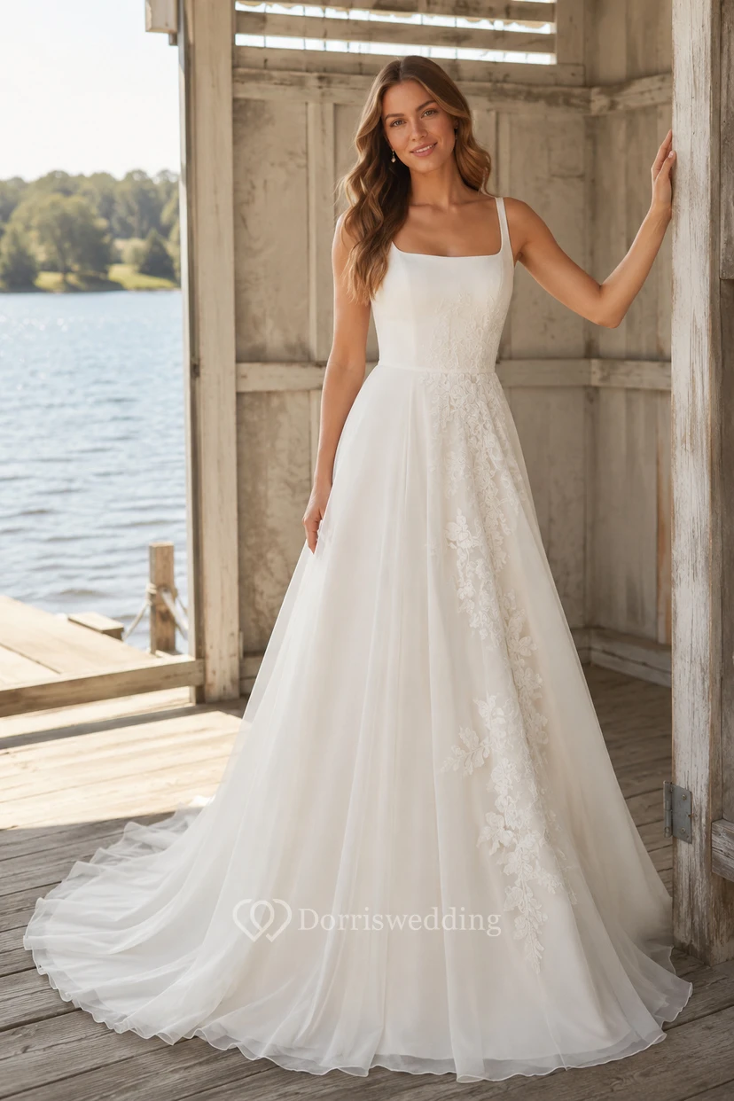 Robe de mariée trapèze en tulle avec bretelles carrées et jupe en dentelle