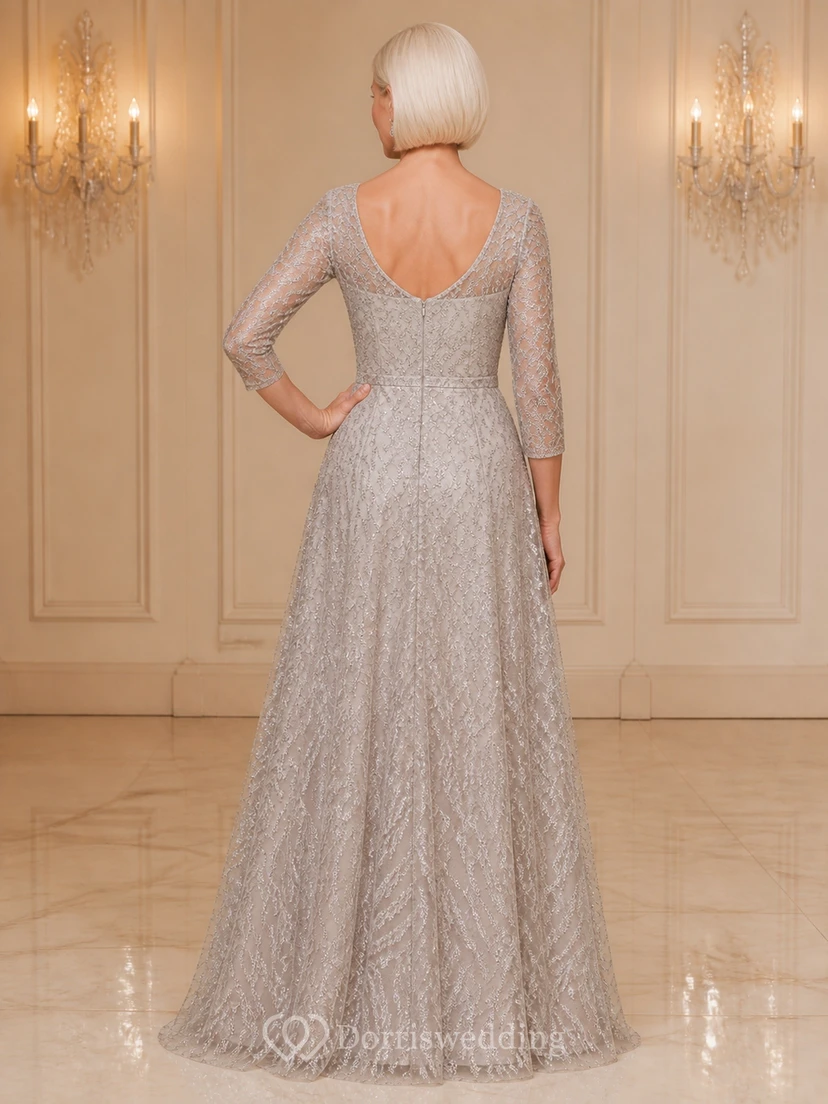 Robe de mariée argentée, sobre et élégante, en dentelle, coupe trapèze, longueur au sol, manches trois-quarts, pour la mère de la mariée. view 2
