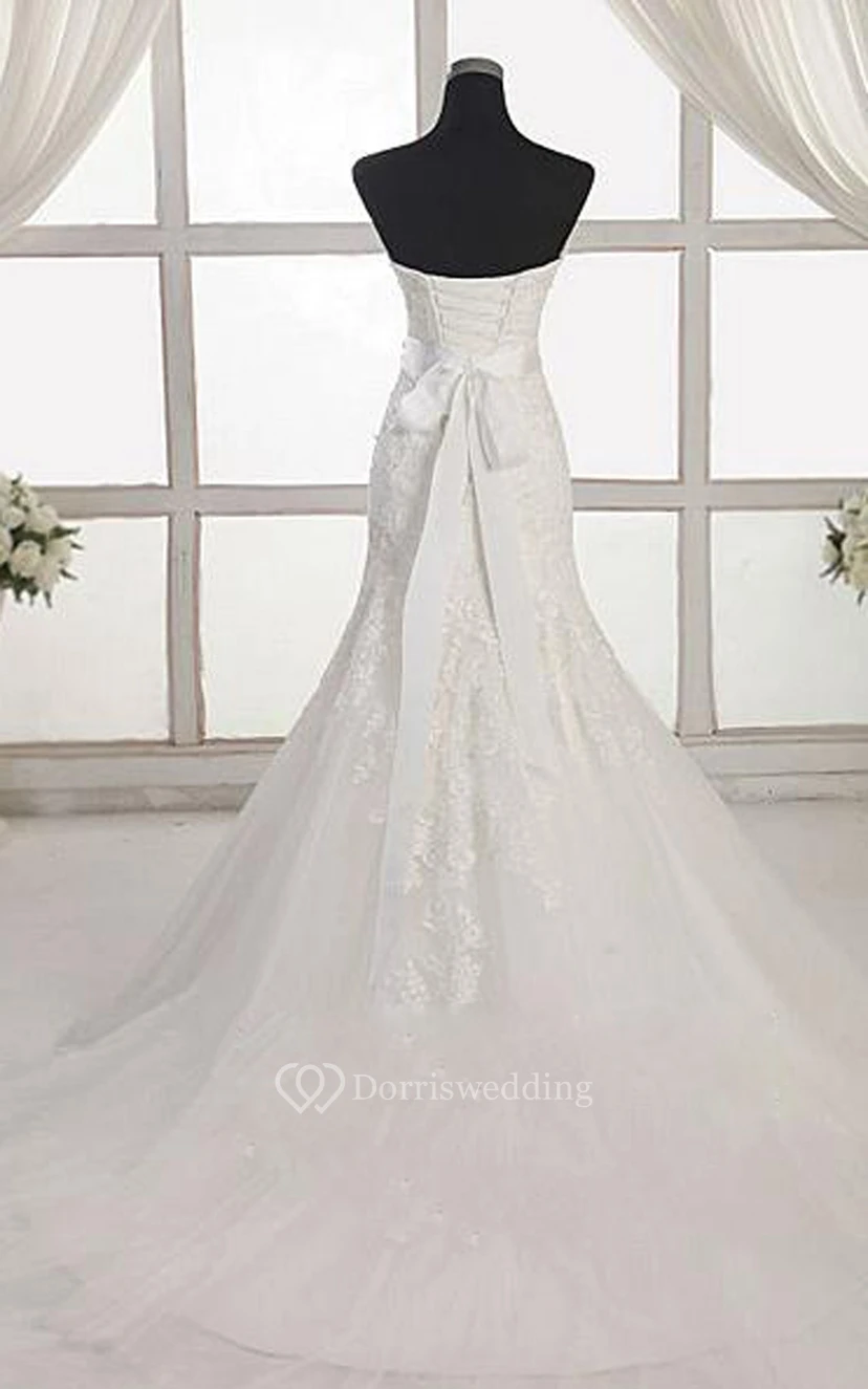 Vestido de encaje y organza sin mangas con tirantes hasta el suelo y estilo corsé. view 3