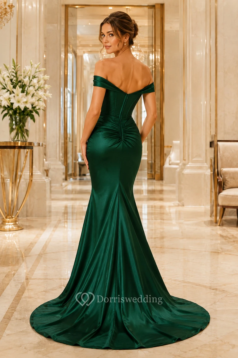 Dunkelgrünes schulterfreies Meerjungfrauen-Abendkleid aus Satin mit Schleppe view 2