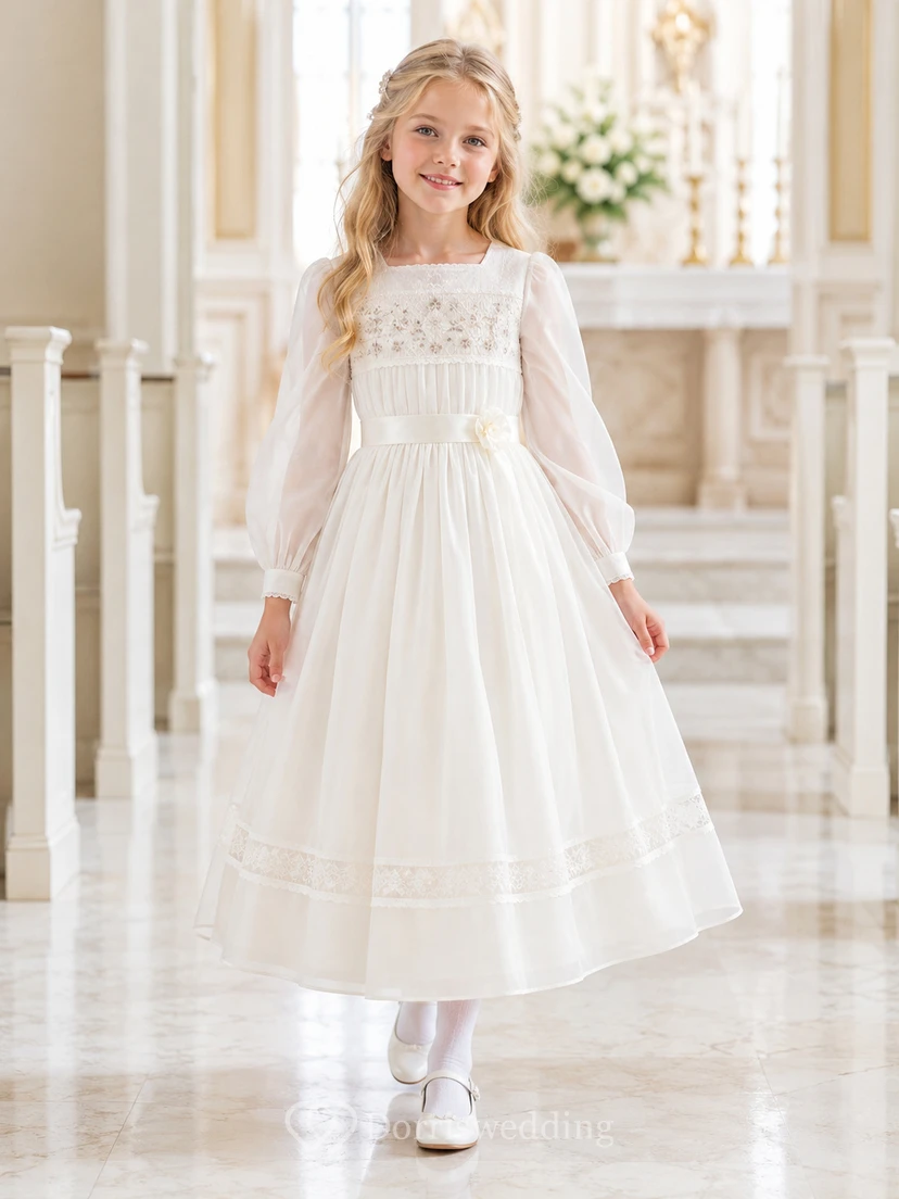 Langärmeliges, gerafftes Spitzenkleid mit Puffärmeln, Erbstück-Erbstück, Erstkommunionkleid