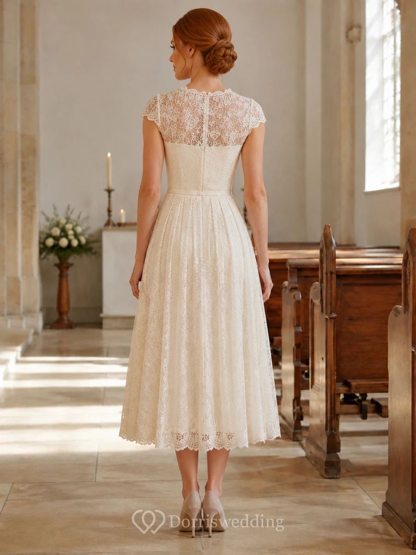 Elfenbeinfarbenes, ärmelloses, teelanges Mutterkleid aus Spitze view 2