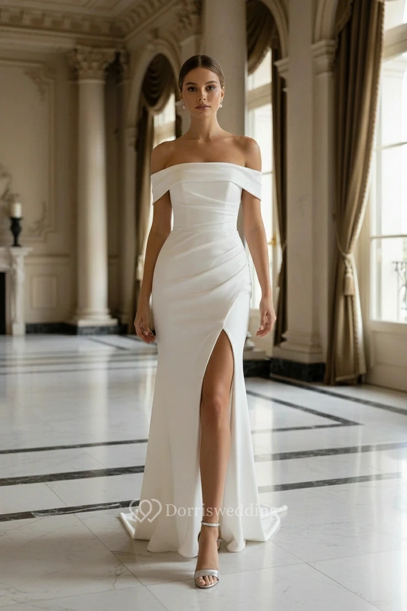 Robe de soirée en satin à épaules dénudées et fente haute
