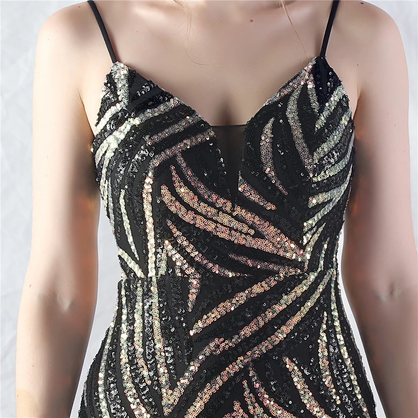 Paillettenbesetztes Abendkleid aus Netzstoff und Trägern view 26