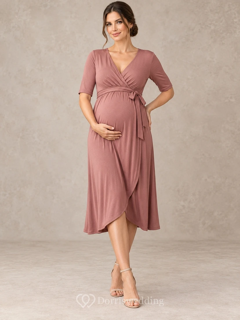 Robe midi de maternité rose poudré portefeuille à col V et manches courtes en jersey