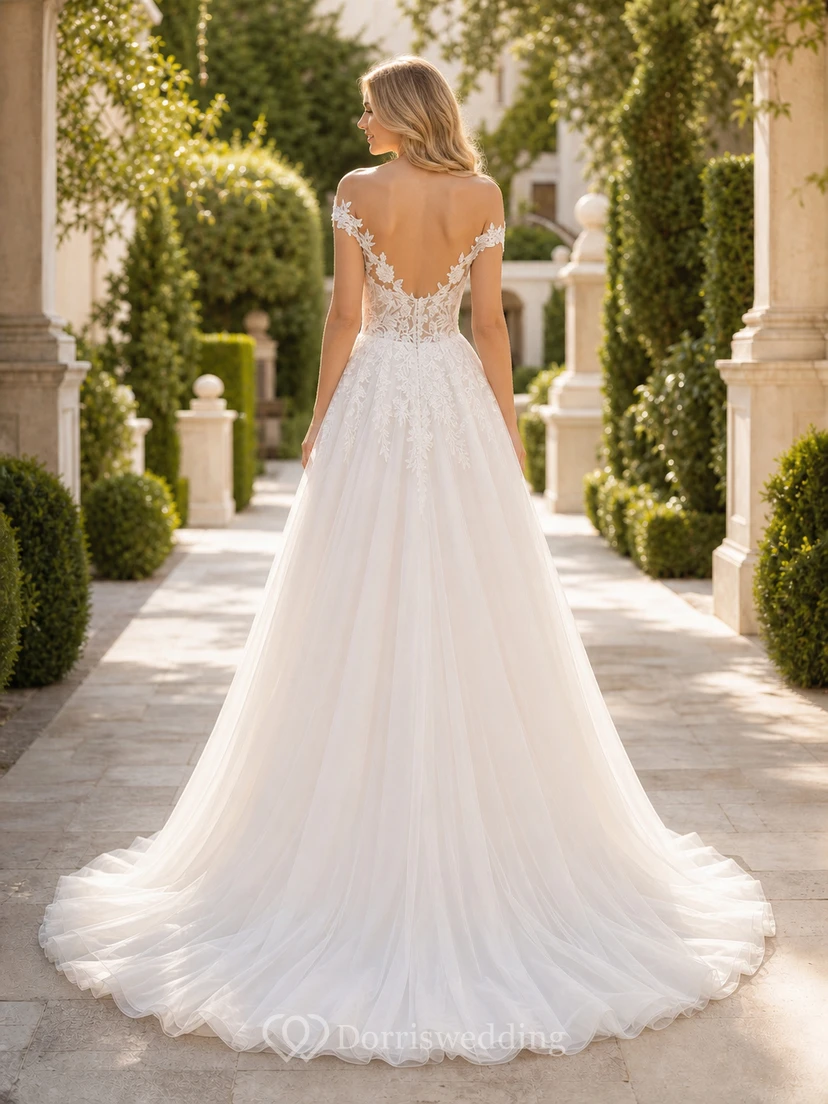 Robe de mariée champêtre en tulle à épaules dénudées et fente haute en dentelle view 4