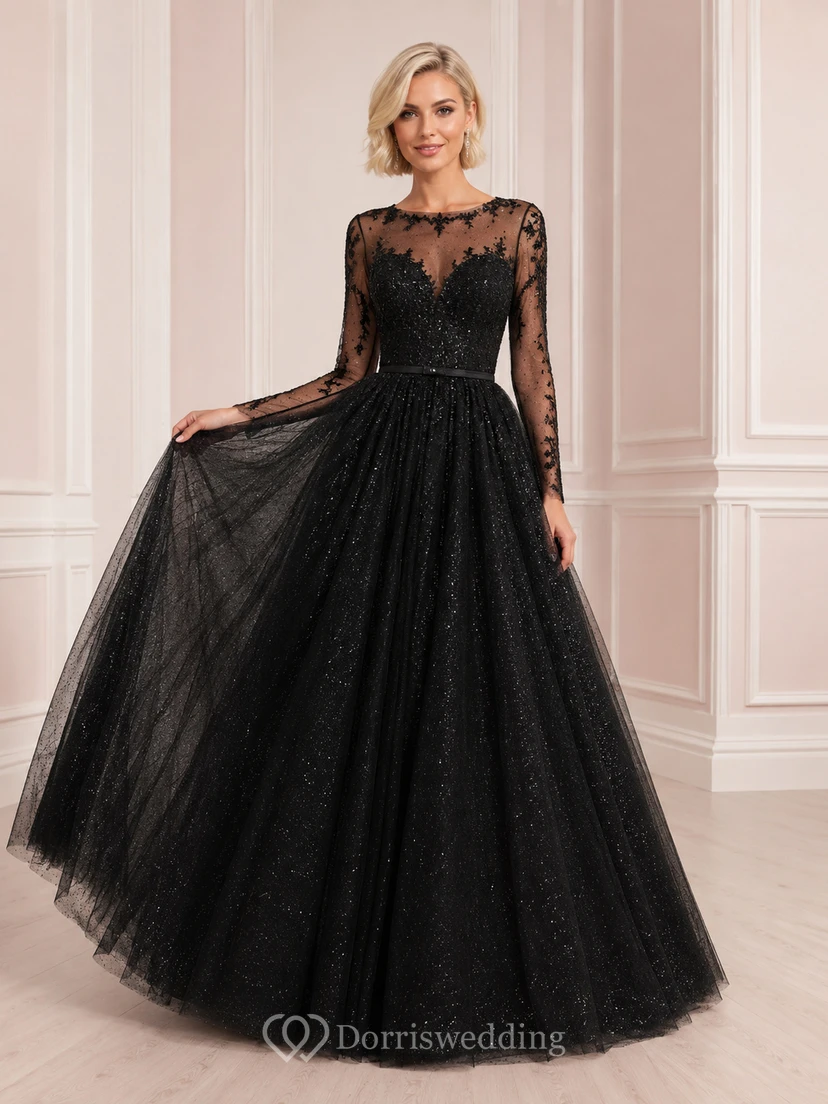 Robe de bal noire en dentelle illusion, longue jusqu'au sol, col montant, manches longues, en tulle, élégante et sobre, idéale pour une soirée de gala ou une cérémonie de célébrité.