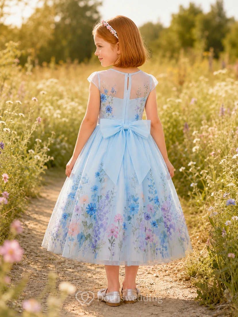 Himmelblaues Blumenmädchenkleid mit Aquarellmuster, kurzen Ärmeln, A-Linien-Schnitt aus Tüll, bedrucktem Rock und wadenlangem Rock im Gartenstil view 2