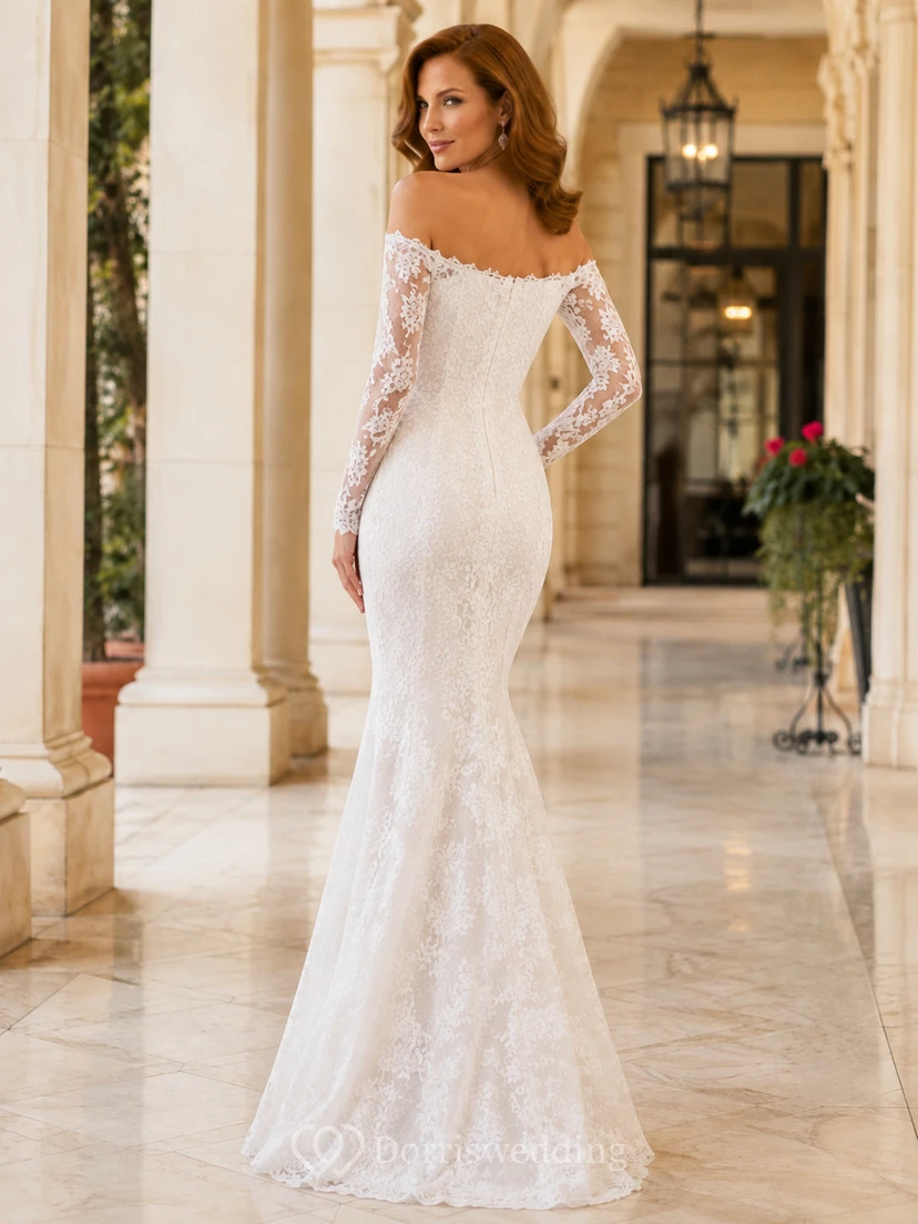 Robe de mariée sirène romantique à épaules dénudées, manches longues en dentelle et traîne balayée view 2