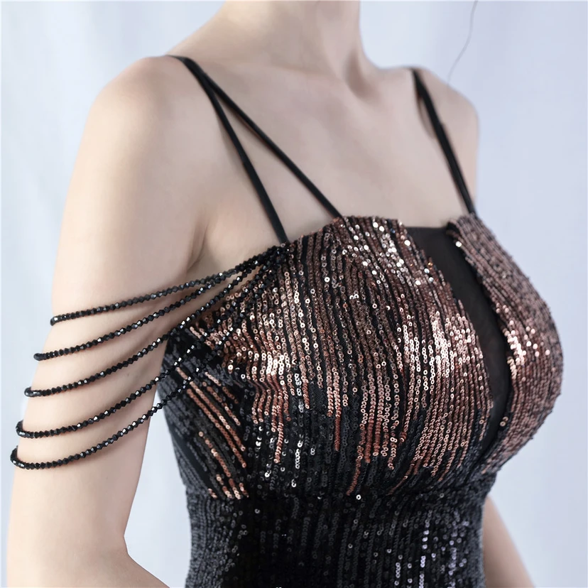 Positionierung von Blumenperlen, besticktes Abendkleid, Bankett, Feier, Aufführung, Gastgeber view 9
